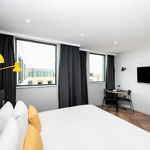 Studio met een King Size Bed met de Toegang voor Gehandicapten
